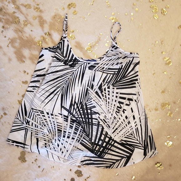 NWT Apt.9 XS Black & White Leaves Tank - Picture 4 of 4